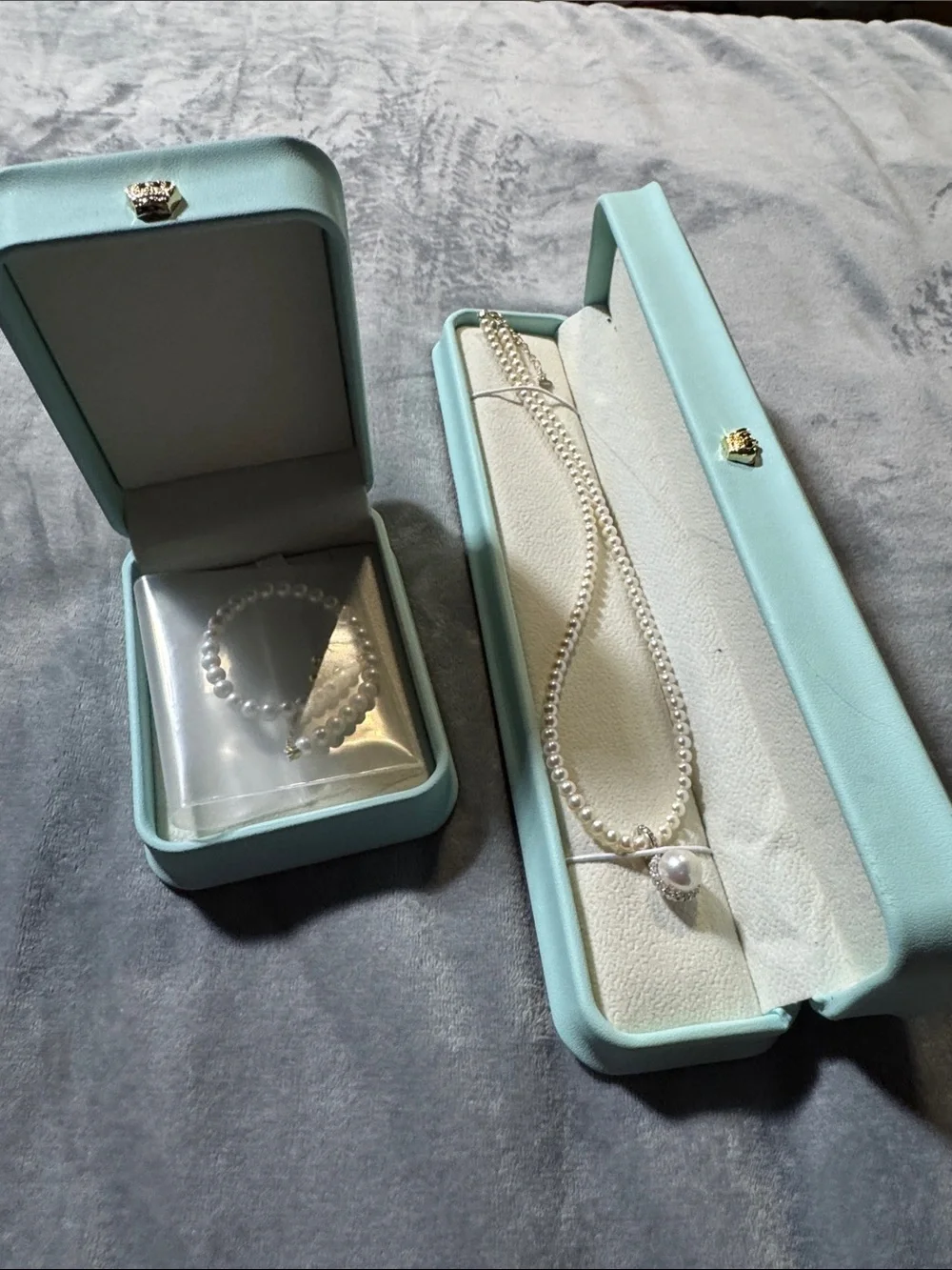Pearl Pendant Necklace and Bracelet Set - White Pearls